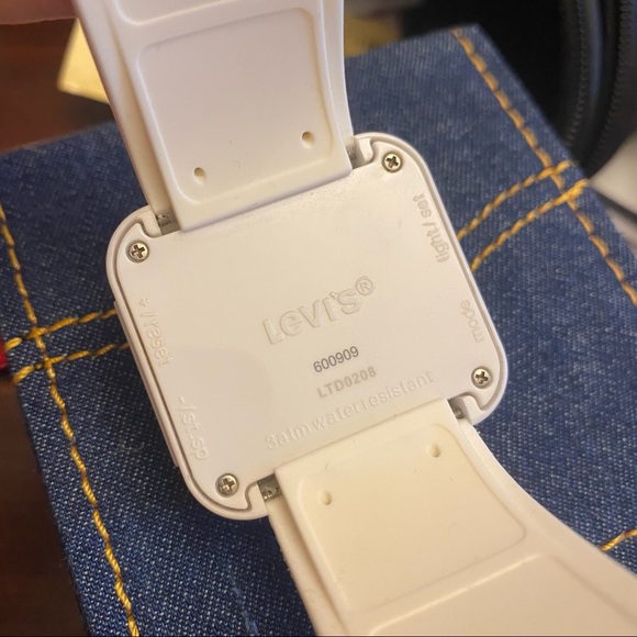 Levi’s watch and box - Picture 2 of 3